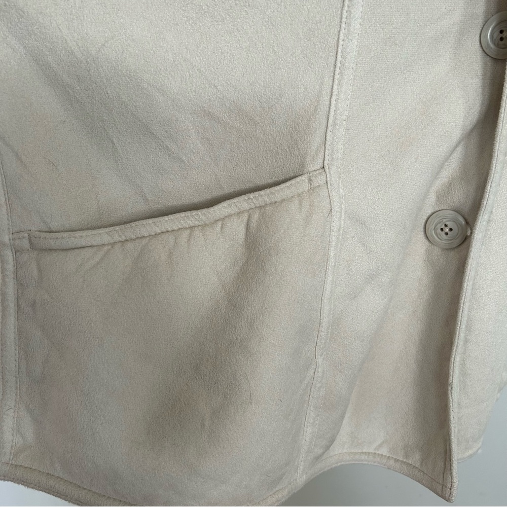 Women's Cream Shearling Vest - Picture 6 of 9